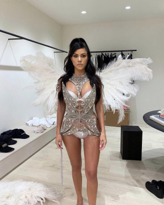 photo 6 in Kourtney Kardashian gallery [id1081422] 2018-11-12 00:00:00