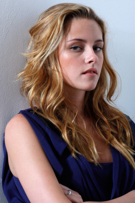 photo 16 in Kristen Stewart gallery [id151824] 2009-04-29 00:00:00