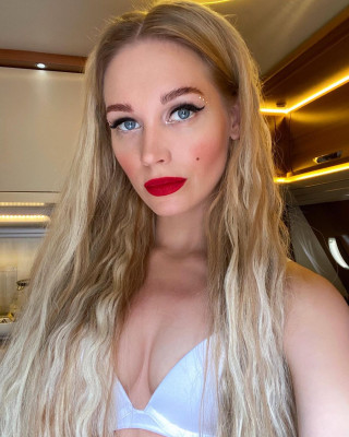 Kristina Asmus pic #1279602