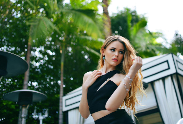 Kristina Bazan pic #865587