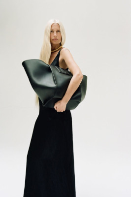 photo 10 in Kirsty Hume gallery [id1368875] 2025-04-03 00:00:00