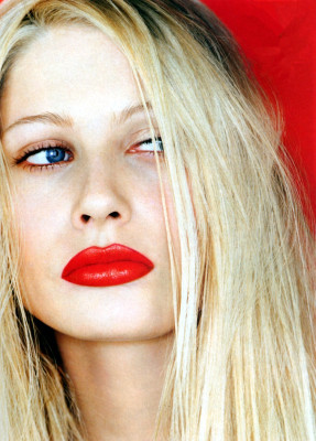 Kirsty Hume pic #814575