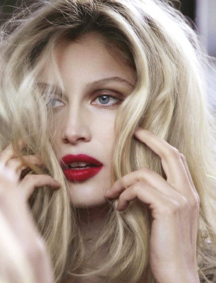 photo 9 in Laetitia Casta gallery [id149558] 2009-04-23 00:00:00
