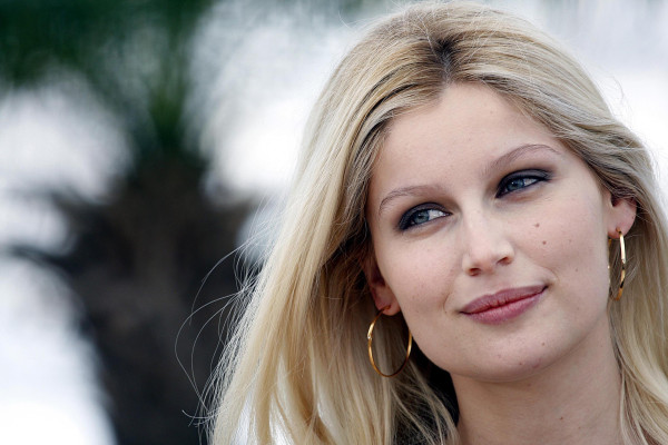 photo 8 in Laetitia Casta gallery [id159661] 2009-06-02 00:00:00