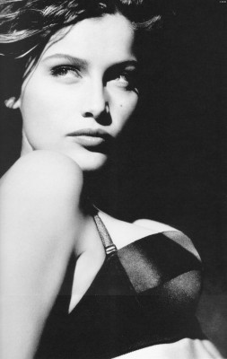photo 19 in Laetitia Casta gallery [id54647] -0001-11-30 00:00:00