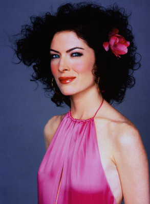 photo 24 in Lara Flynn Boyle gallery [id232376] 2010-02-03 00:00:00