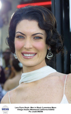 photo 3 in Lara Flynn Boyle gallery [id220812] 2009-12-30 00:00:00