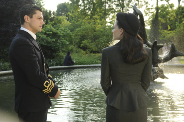 Lara Pulver pic #672281