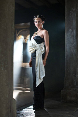 Lara Pulver pic #672205