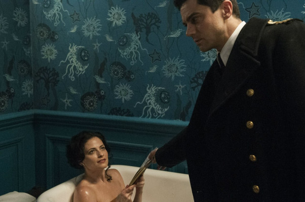 Lara Pulver pic #672247