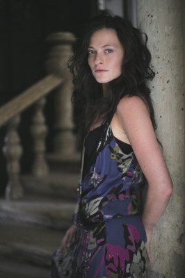 Lara Pulver pic #672280