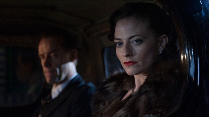 Lara Pulver pic #672457