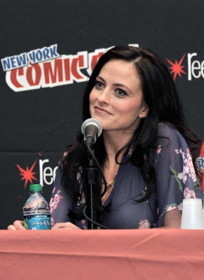 Lara Pulver pic #672217
