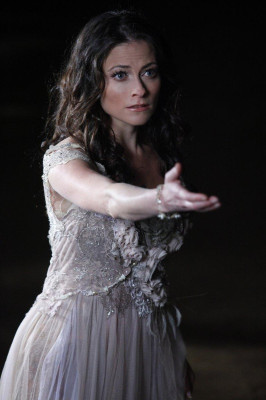 Lara Pulver pic #672314