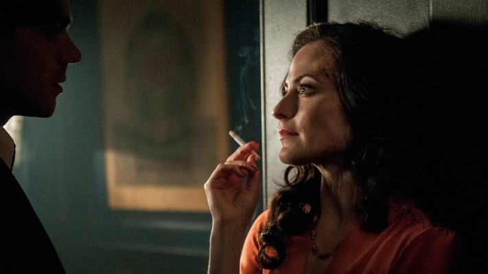 Lara Pulver pic #672439