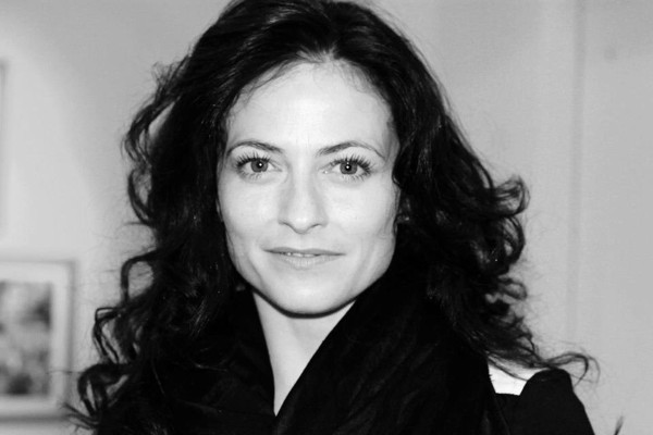 Lara Pulver pic #672249