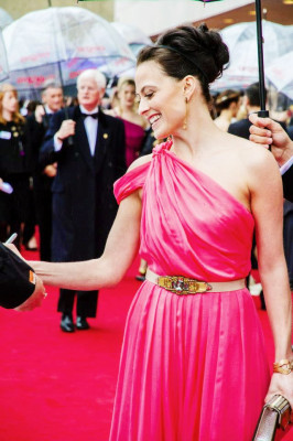 Lara Pulver pic #672184