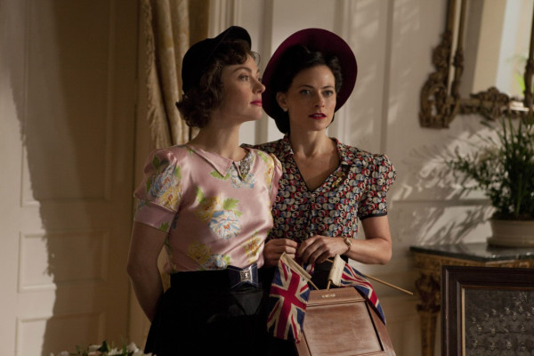 Lara Pulver pic #672226