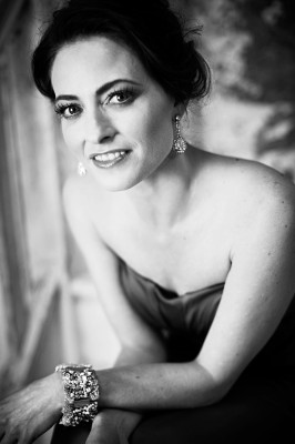 Lara Pulver pic #672509