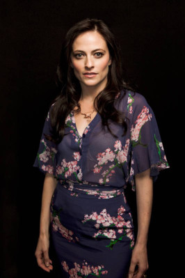 Lara Pulver pic #672000