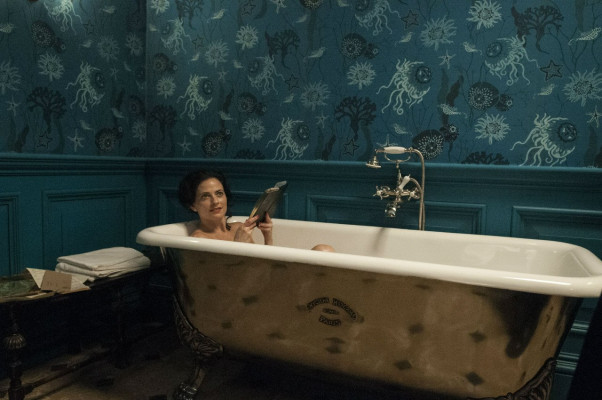 Lara Pulver pic #672294