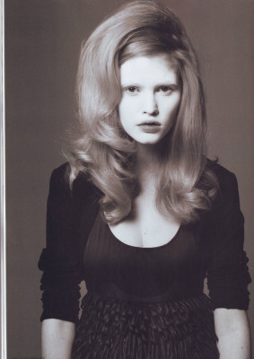 Lara Stone pic #135213