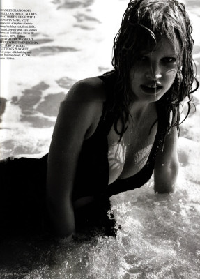 Lara Stone pic #160324