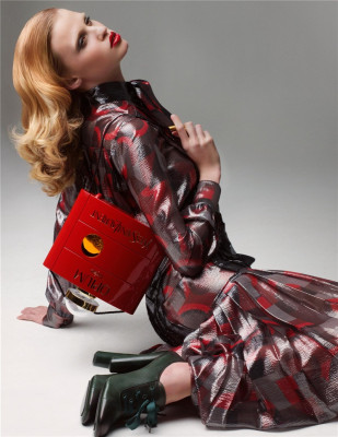 Lara Stone pic #132793