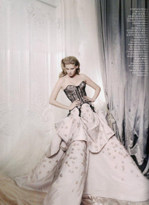 Lara Stone pic #230019