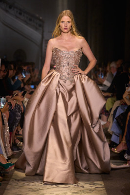 Lara Stone for Elie Saab FW 2025 Couture