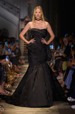 Lara Stone for Elie Saab FW 2025 Couture