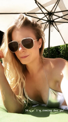 Laura Anderson pic #1062839