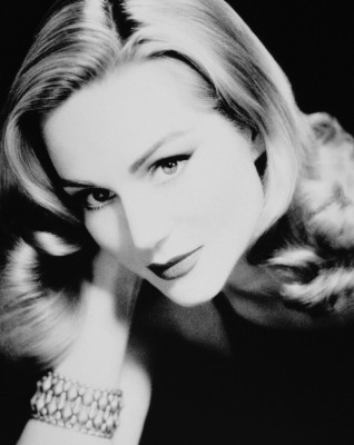 photo 25 in Laura Linney gallery [id207473] 2009-11-30 00:00:00