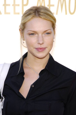 Laura Prepon pic #21280