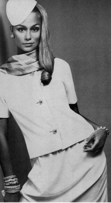 photo 14 in Lauren Hutton gallery [id331997] 2011-01-25 00:00:00