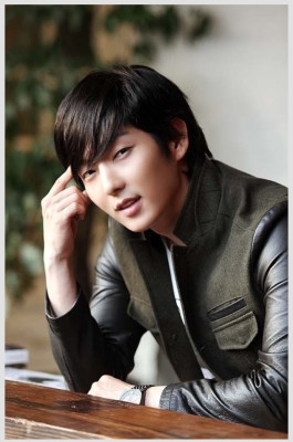 Lee Joon Ki pic #895449
