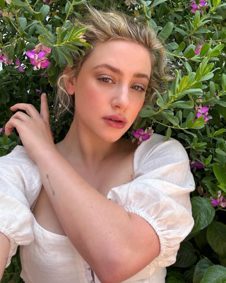 photo 10 in Lili Reinhart gallery [id1333362] 2023-09-10 00:00:00
