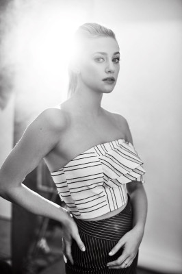 Lili Reinhart pic #914216