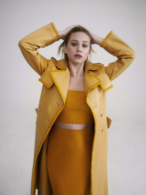 photo 4 in Lili Reinhart gallery [id1307917] 2022-08-10 00:00:00