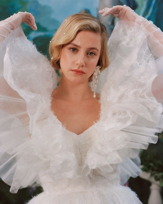 photo 8 in Lili Reinhart gallery [id1175952] 2019-09-10 00:00:00