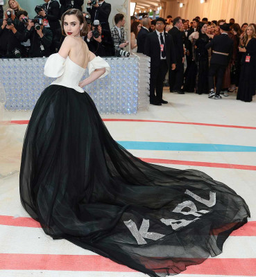 Lily Collins pic #1327965