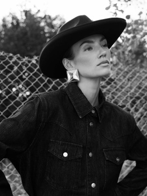 Lorena Rae by Martin Benjamin Vnuk