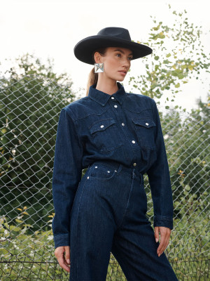 Lorena Rae by Martin Benjamin Vnuk