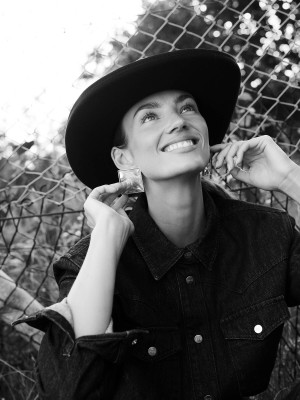 Lorena Rae by Martin Benjamin Vnuk