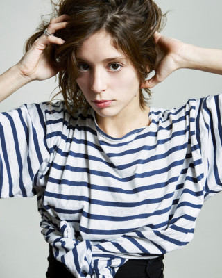 Lucie Bourdeu pic #1007500