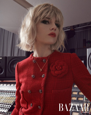 Lucy Boynton pic #1374894