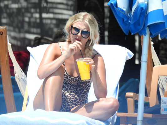 Lucy Fallon pic #1050189