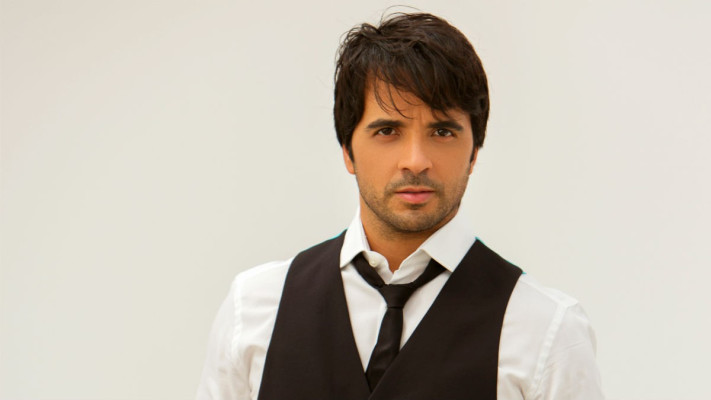 Luis Fonsi pic #1053777
