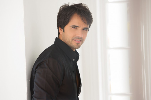 Luis Fonsi pic #1053776