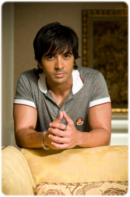 Luis Fonsi pic #1054037